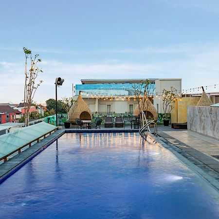 Boss Legian Hotel Powered By Archipelago Exterior foto