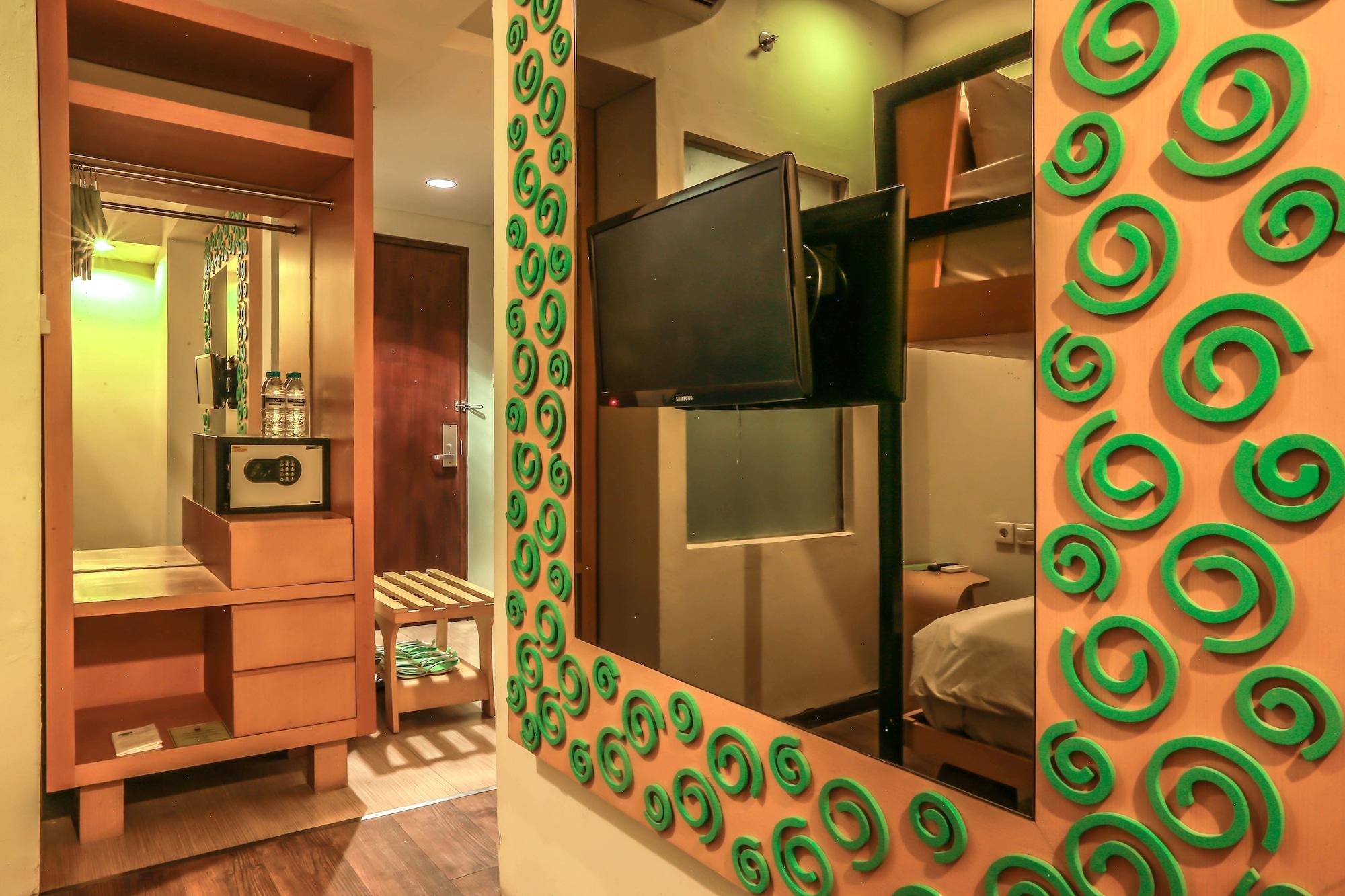 Boss Legian Hotel Powered By Archipelago Exterior foto